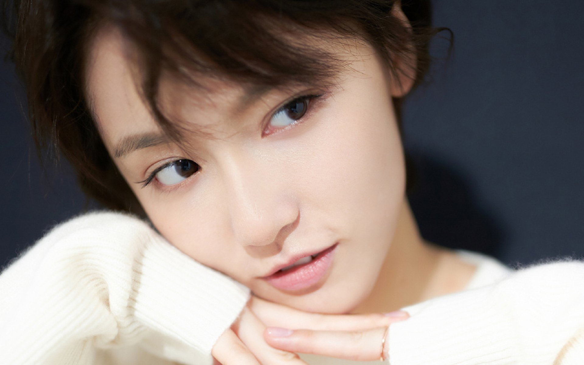 《虚拟偶像与电竞深度融合,跨界合作频繁》,虚拟偶像线下