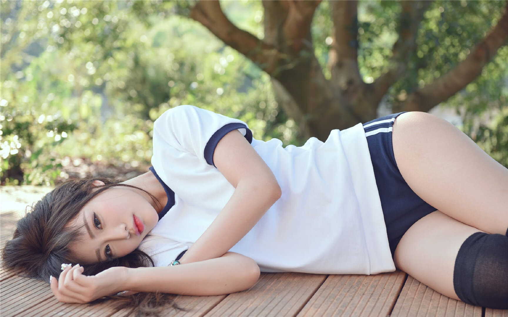 爱游戏平台-曼联坚若磐石，球队实力毋庸置疑，曼联队阵型